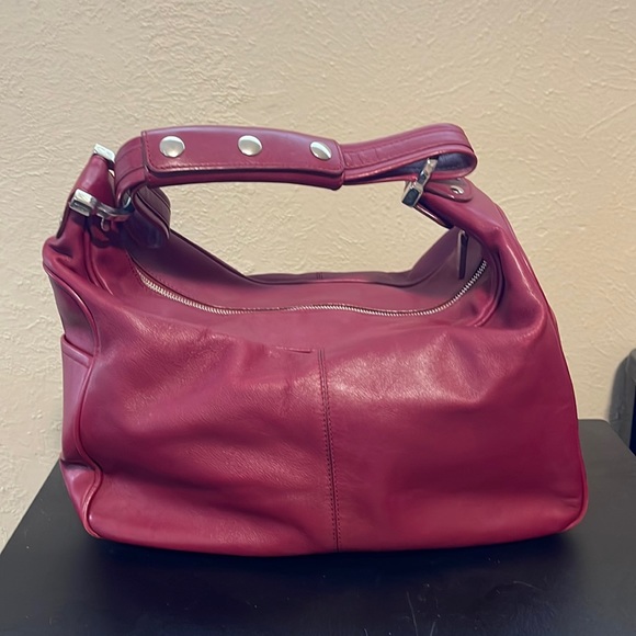 Tod's Burgundy Leather Shoulder Bag - Picture 1 of 13